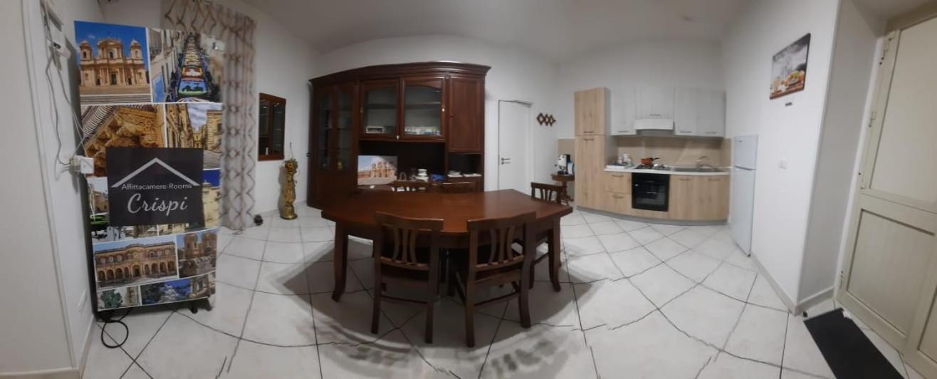 מלון נוטו Casa Crispi מראה חיצוני תמונה